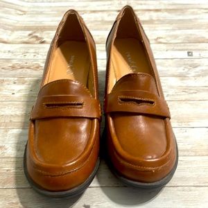 SOLD!!!           Brown Cute Women’s Flat Loafers